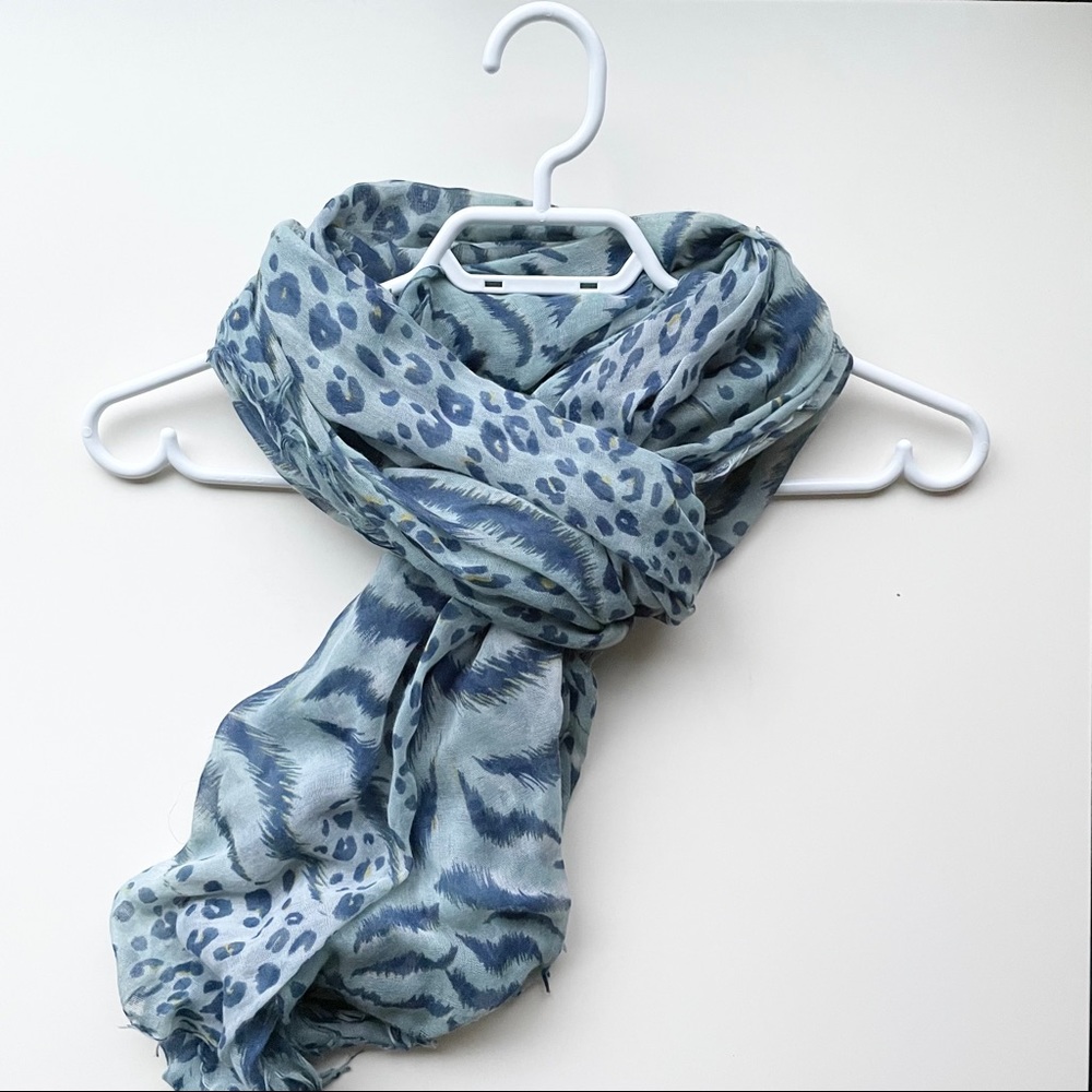 🛍 3/$20 Pattern Scarf - Picture 3 of 15
